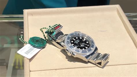 rolex submariner price in dubai.